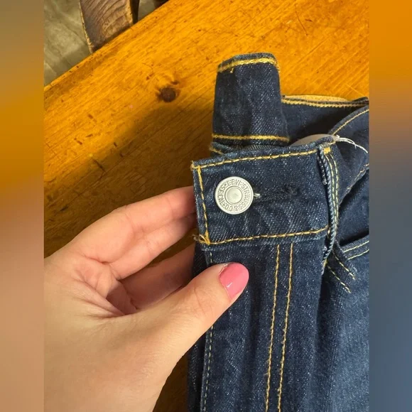 Levi Jeans 505’ Regular - Picture 7 of 11